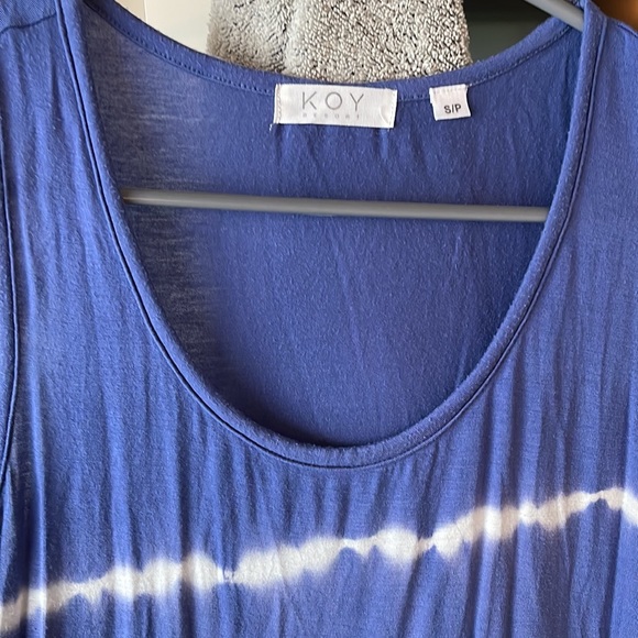 Beach cover up - Picture 3 of 3